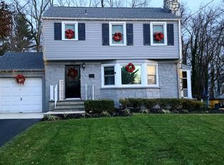 129 Palmer Ln, Ewing, NJ 08618