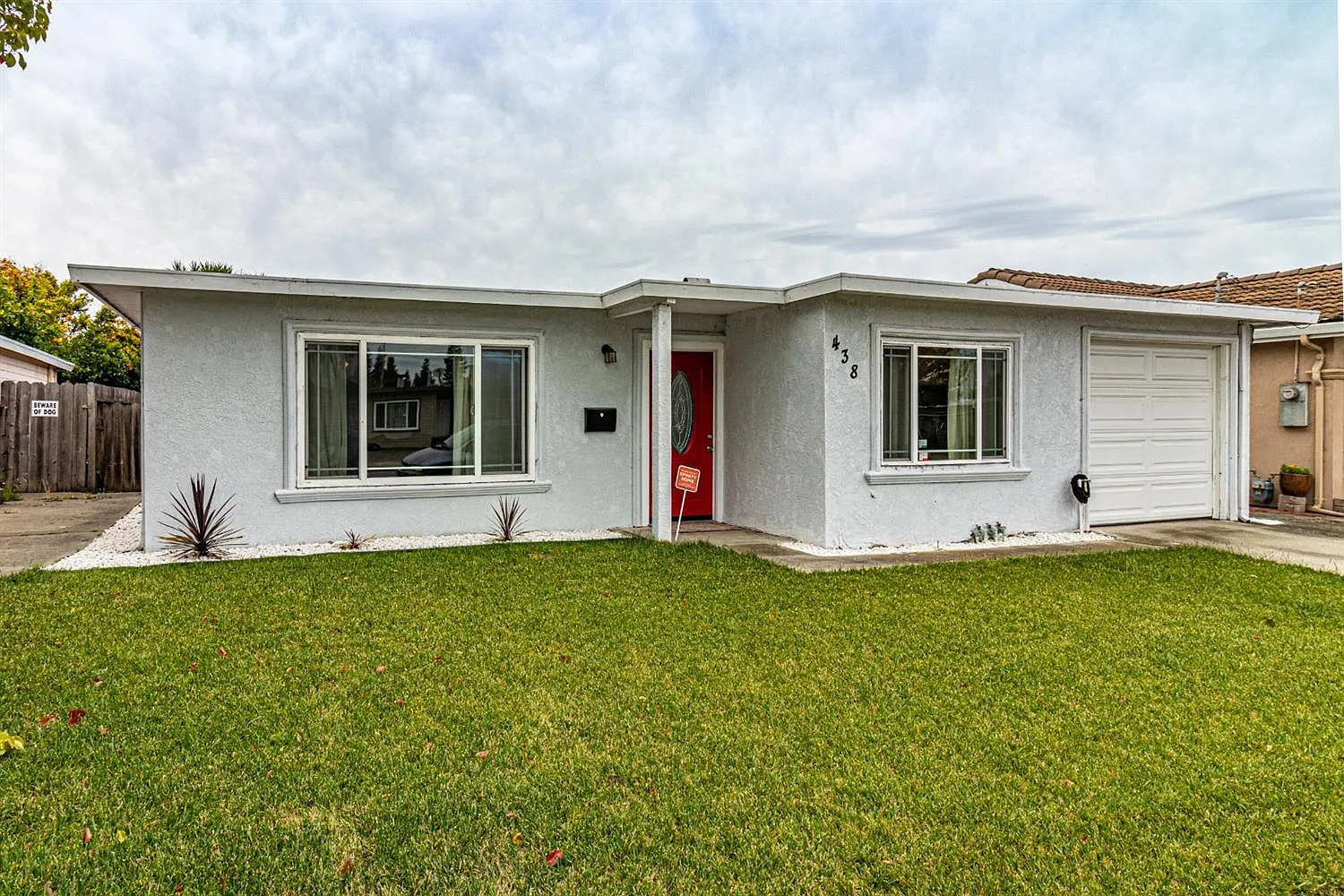 438 Redbud Ln photo 1