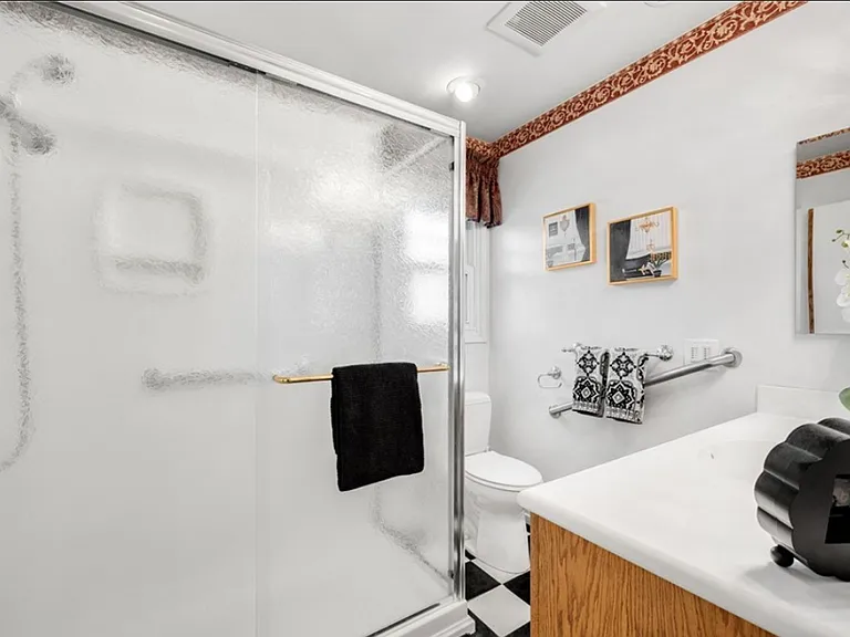 9811 Lampson Ave — Photo 14
