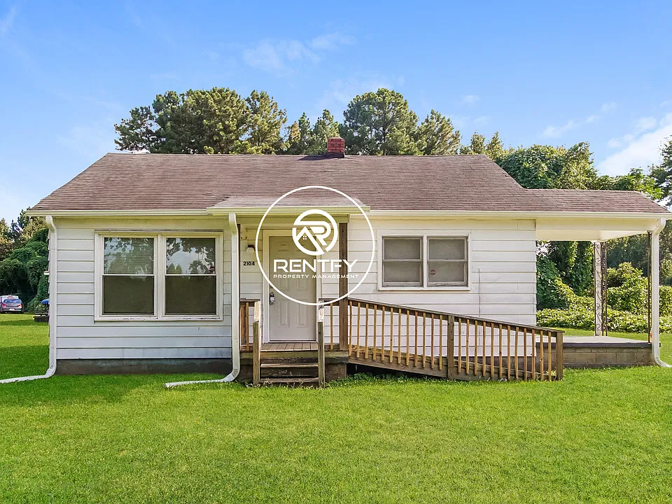 2104 E Greenbriar Rd