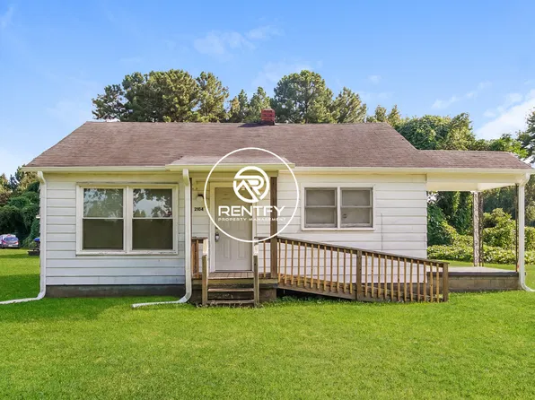 2104 E Greenbriar Rd, Statesville, NC 28625