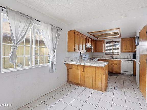 5th image of 485 Degasparis St