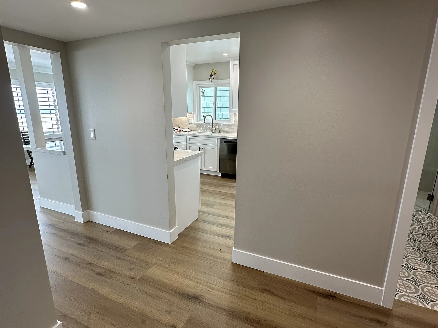 2 bed, 1100 sqft, $5,250 — Photo 4