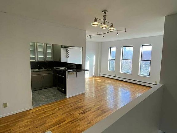 3rd image of 47 Carroll St #1