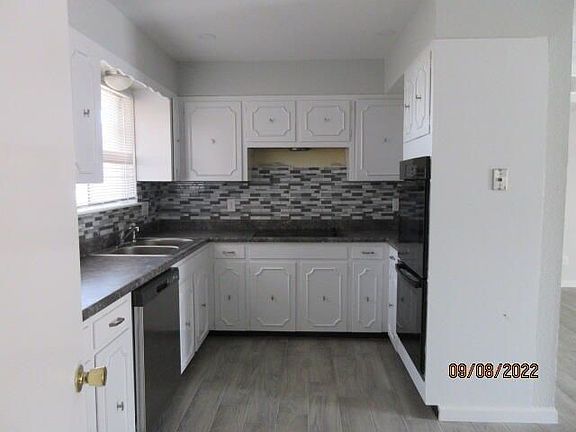 5th image of 6601 Escondido Dr #A
