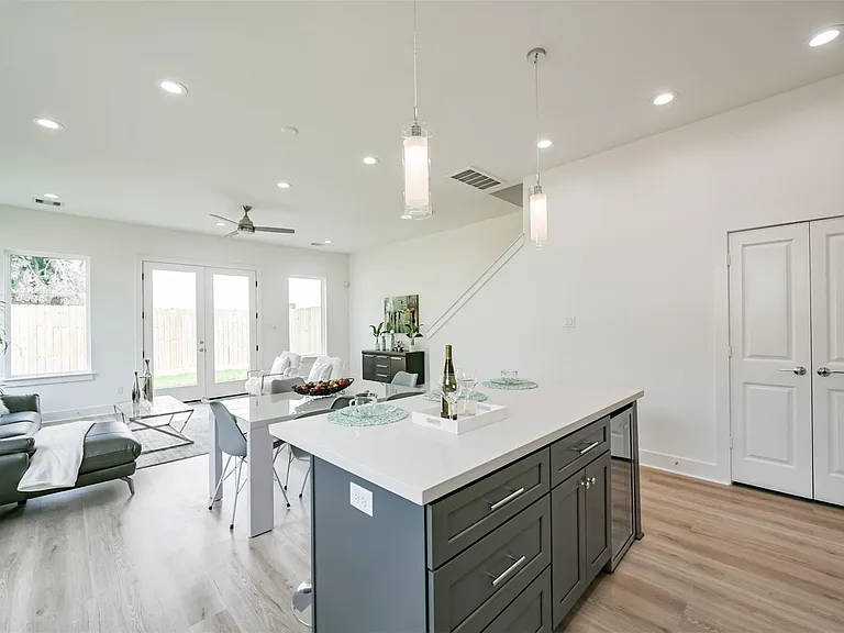 5630 Balbo St — Photo 11