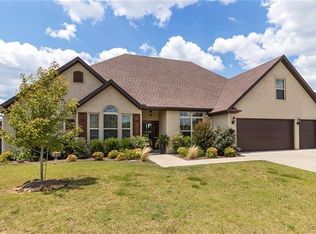 3953 E Spyglass Hill Dr, Fayetteville, AR 72701