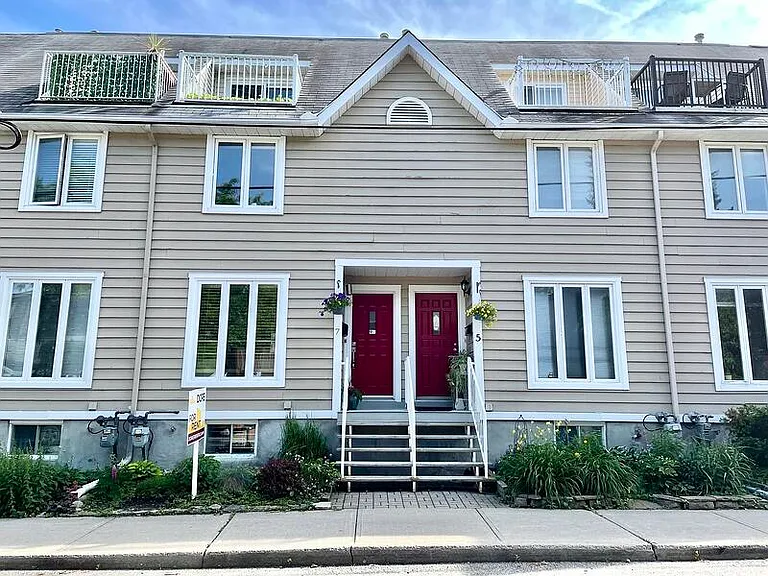 7 Bertrand St — Photo 1