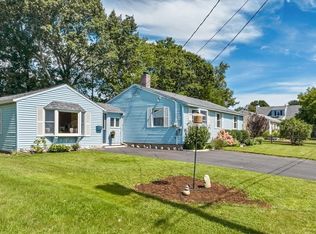 13 Holly Ln, Hampton, NH 03842