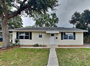 5427 Kelly Dr N, Saint Petersburg, FL 33703