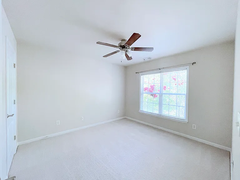 422 Selwood Pl — Photo 32