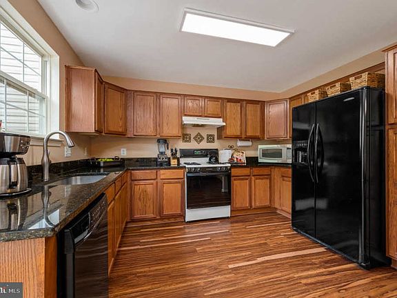 5th image of 3330 Cape May Ct