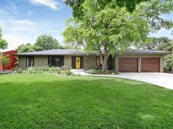2920 Hickory Ct, Manhattan, KS 66503