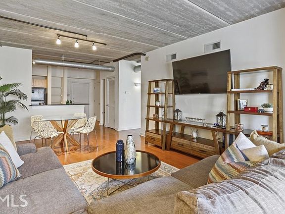 3rd image of 800 Peachtree St NE APT 1108