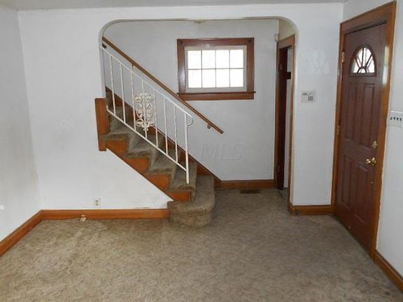 5th image of 576 Hilltonia Ave