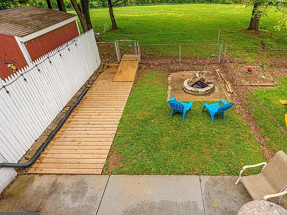5th image of 1039 Peach Orchard Ln
