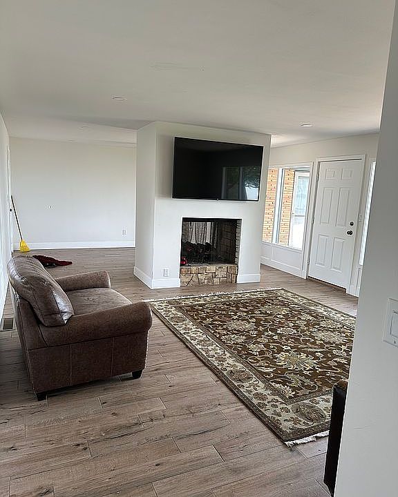 2nd image of 765 Munson Ave