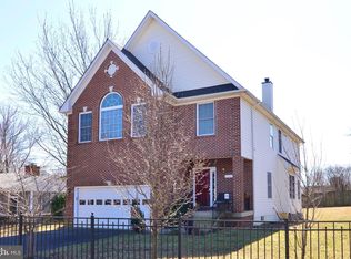 2707 Dawn Dr, Alexandria, VA 22306