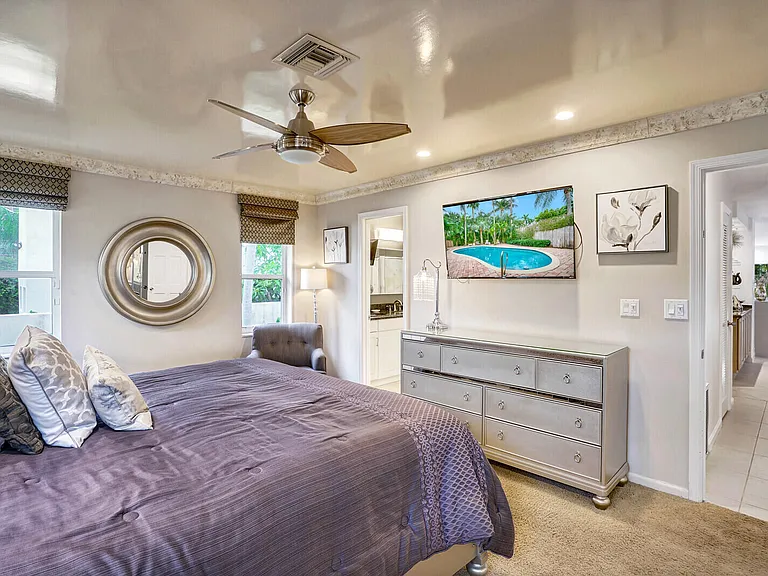 290 E Fern Dr — Photo 20