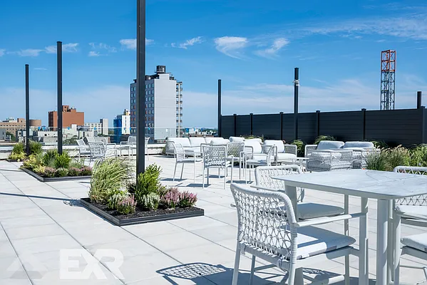 Rented by EXR | media 40