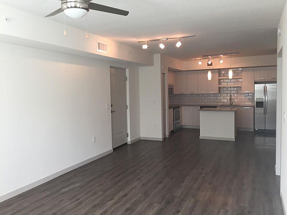 2nd image of 2050 N Federal Hwy #1