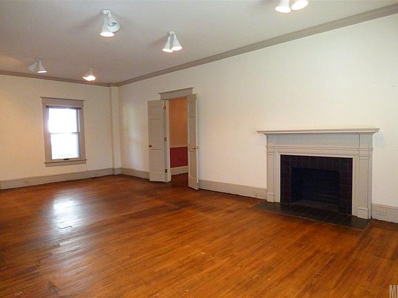 5th image of 429 1st Ave NW