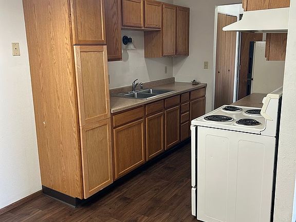 3rd image of 1916 18th Ave S #17