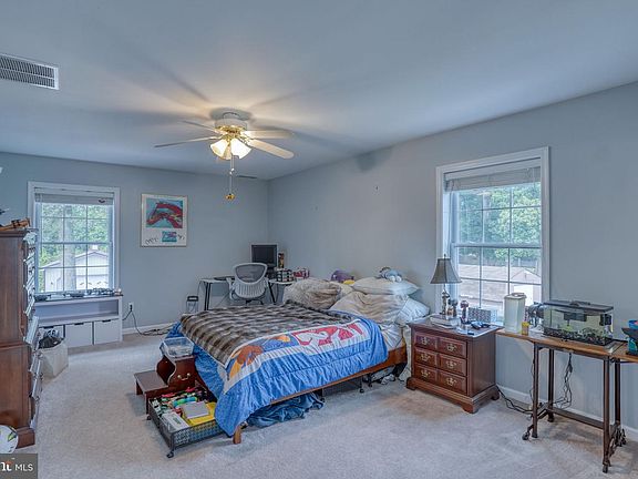 3rd image of 18390 Hudson Rd