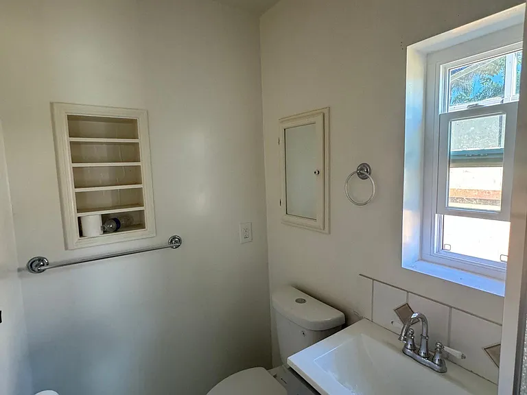 1010 Whaley St — Photo 14
