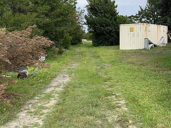 3rd image of 661 Oak Hammock Dr
