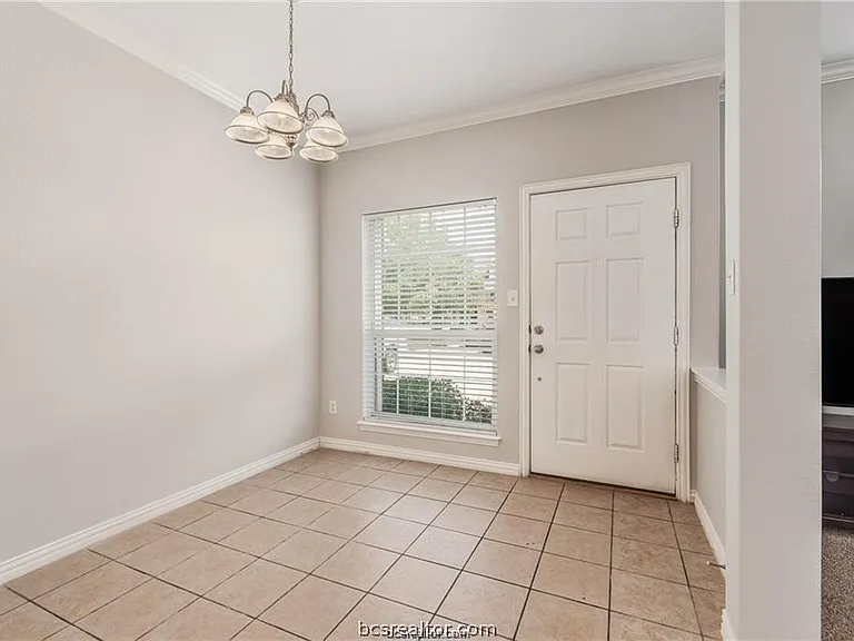 1001 Krenek Tap Rd #2105 — Photo 3