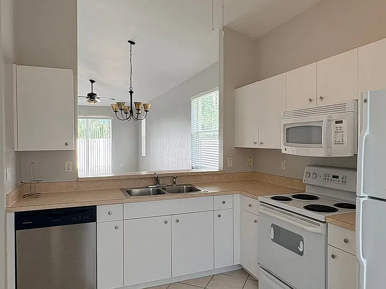 3636 Pine Oak Cir #108 — Photo 2