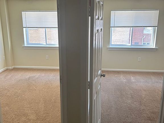 4th image of 262 King St #122