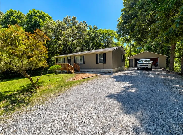 625 Reed Dr — Photo 1