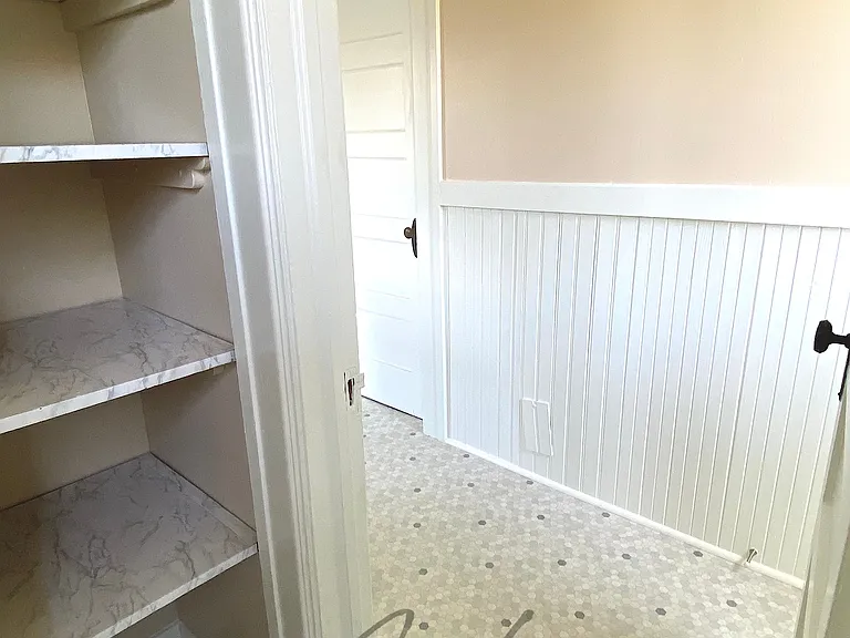 1028 Broadway — Photo 15