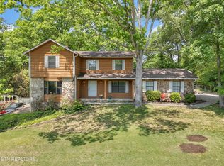 9909 San Madre Dr, Knoxville, TN 37922