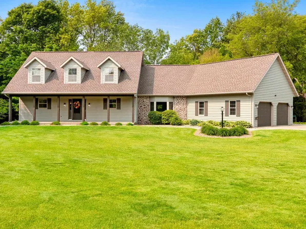 2977 Ruby Ridge Ct, Green Bay, WI 54313