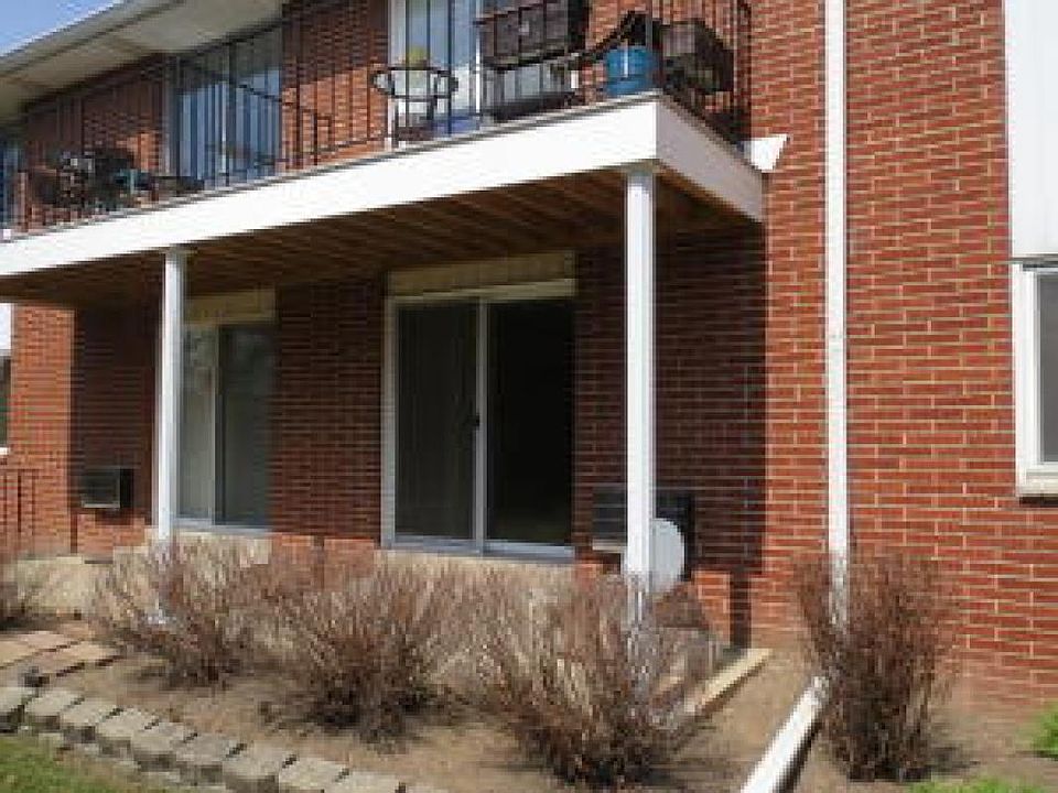 1st image of 6143 W Howard Ave Unit 13