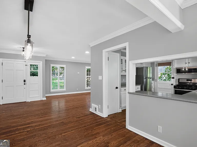 807 Cardova Dr NE — Photo 9