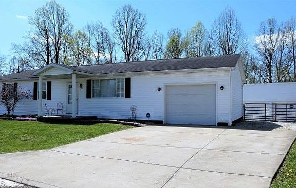 2nd image of 132 Ash Cir