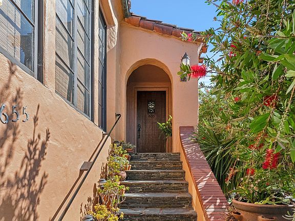 4th image of 1655 Scenic Ave