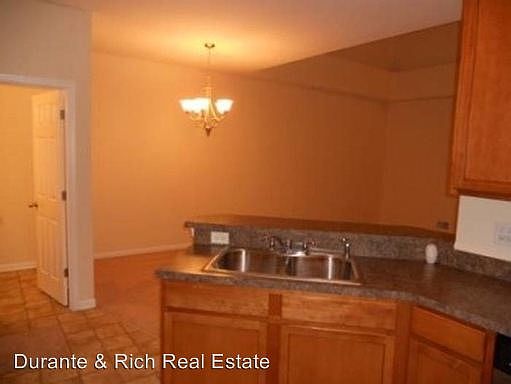 4th image of 965 Quill Ln