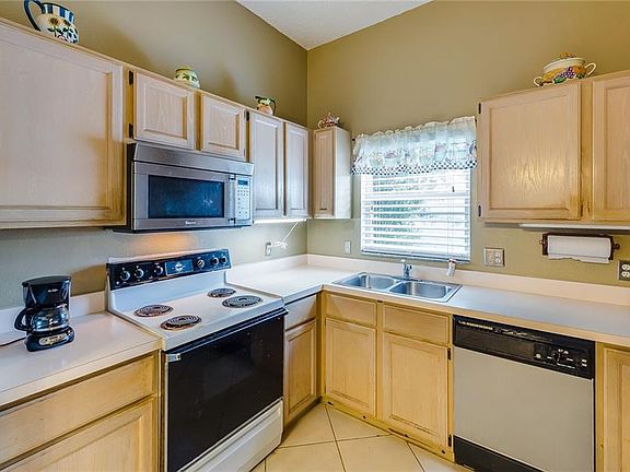 4th image of 834 Country Crossing Ct