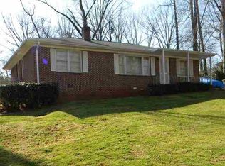 514 Pennwood Dr, Spartanburg, SC 29306