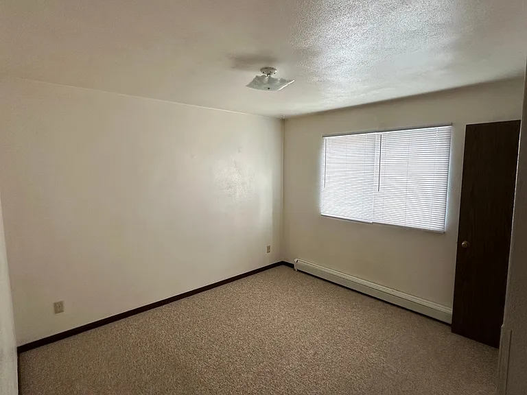 508 E Burdick St #7 — Photo 6