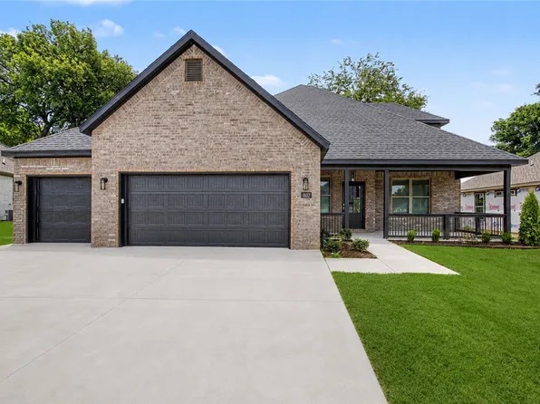 802 W Kelleyann St, Siloam Springs, AR 72761
