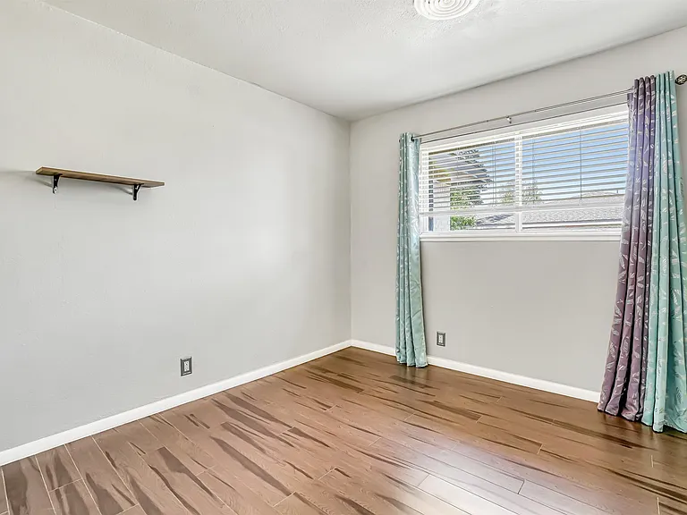 201 Cardinal Cir S — Photo 23