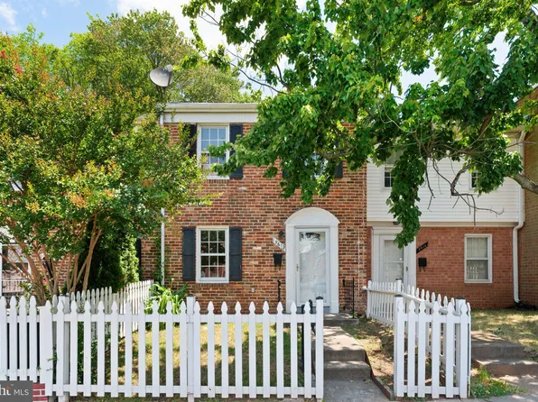 9613 Aspen Pl, Manassas, VA 20110