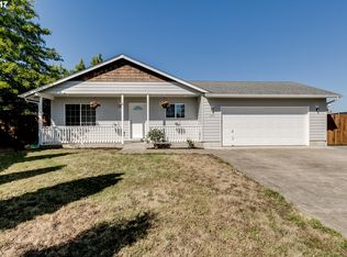 230 McKenzie Pl, Harrisburg, OR 97446