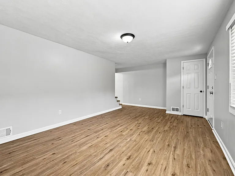 56 Pointview Rd — Photo 7